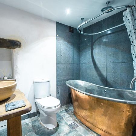 St Davids Hideaway With Roll-Top Bath & Log Burner Dış mekan fotoğraf