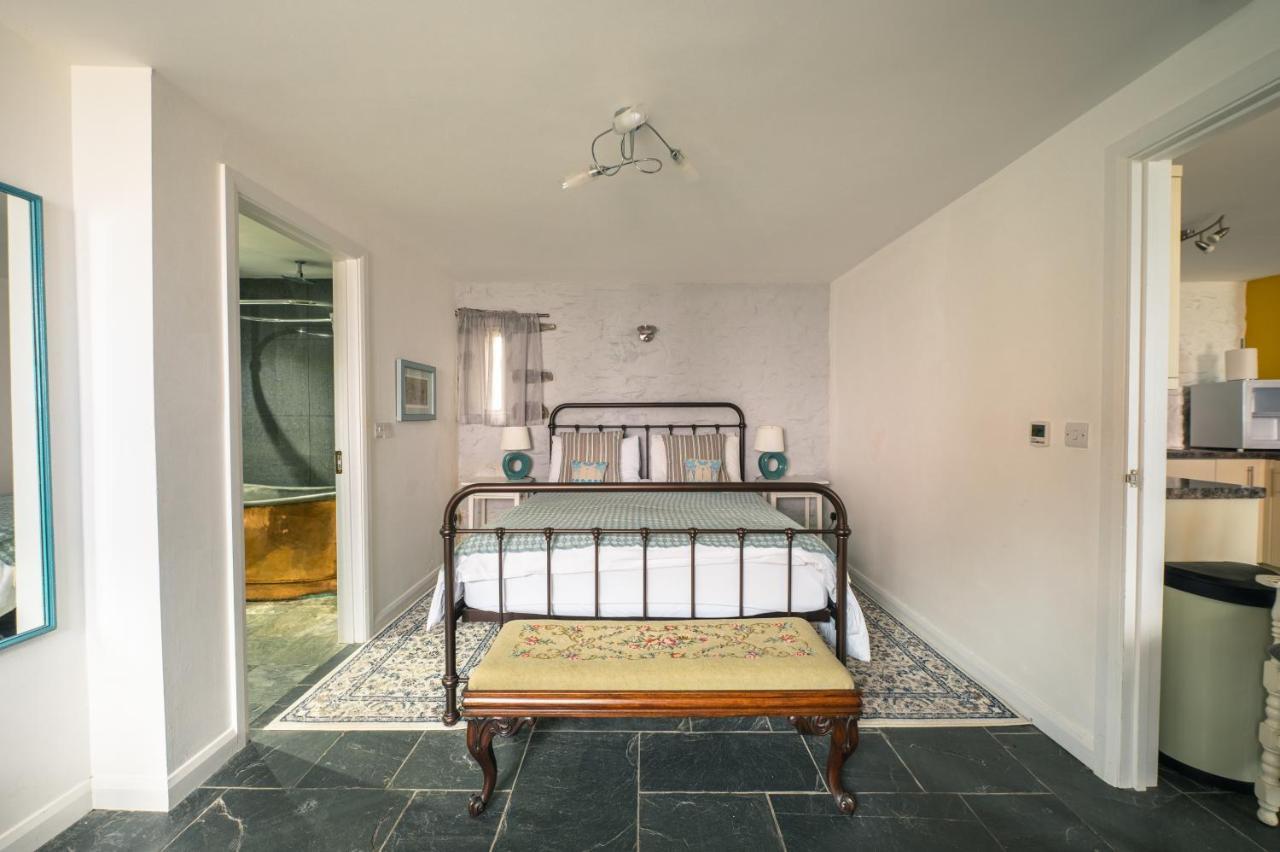 St Davids Hideaway With Roll-Top Bath & Log Burner Dış mekan fotoğraf