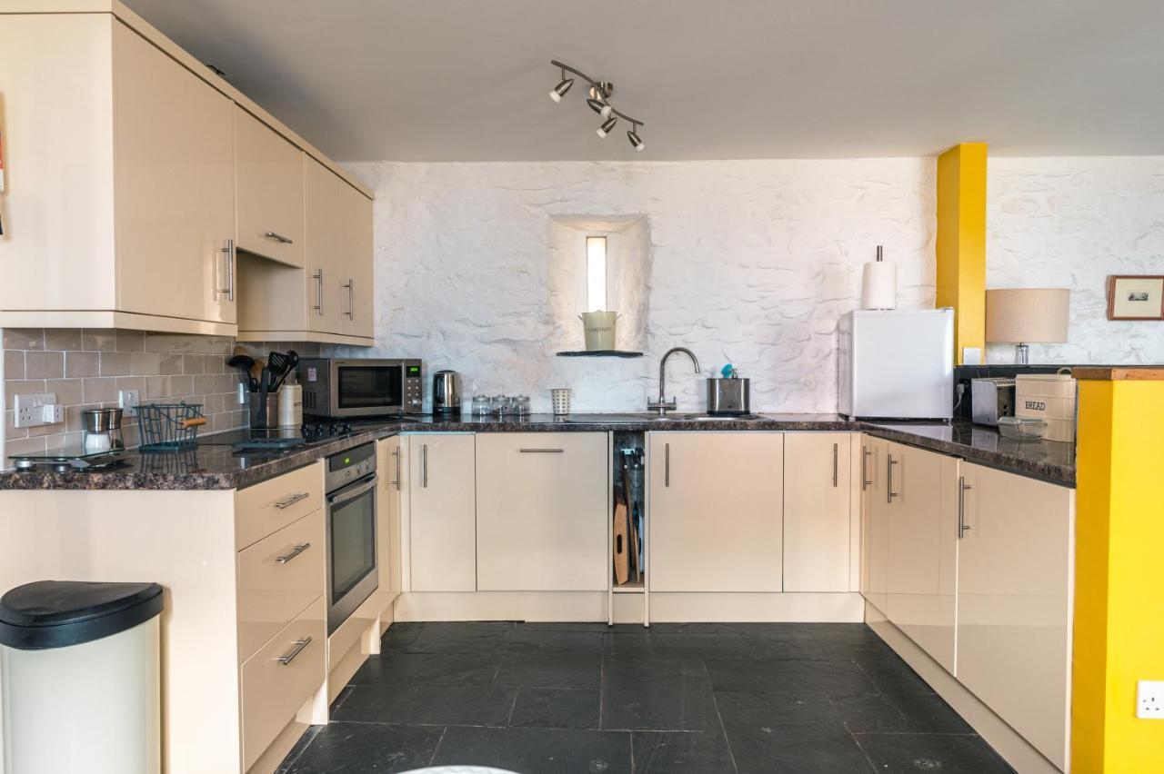 St Davids Hideaway With Roll-Top Bath & Log Burner Dış mekan fotoğraf