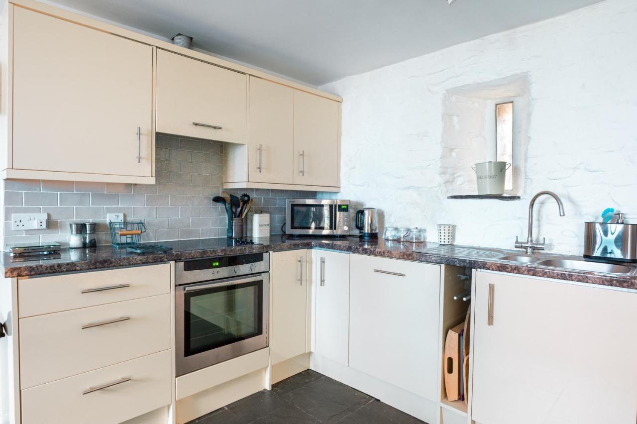 St Davids Hideaway With Roll-Top Bath & Log Burner Dış mekan fotoğraf