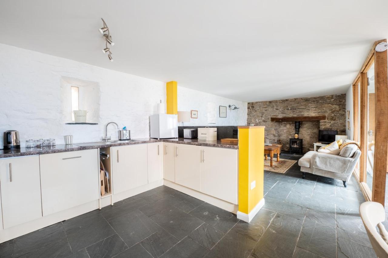 St Davids Hideaway With Roll-Top Bath & Log Burner Dış mekan fotoğraf