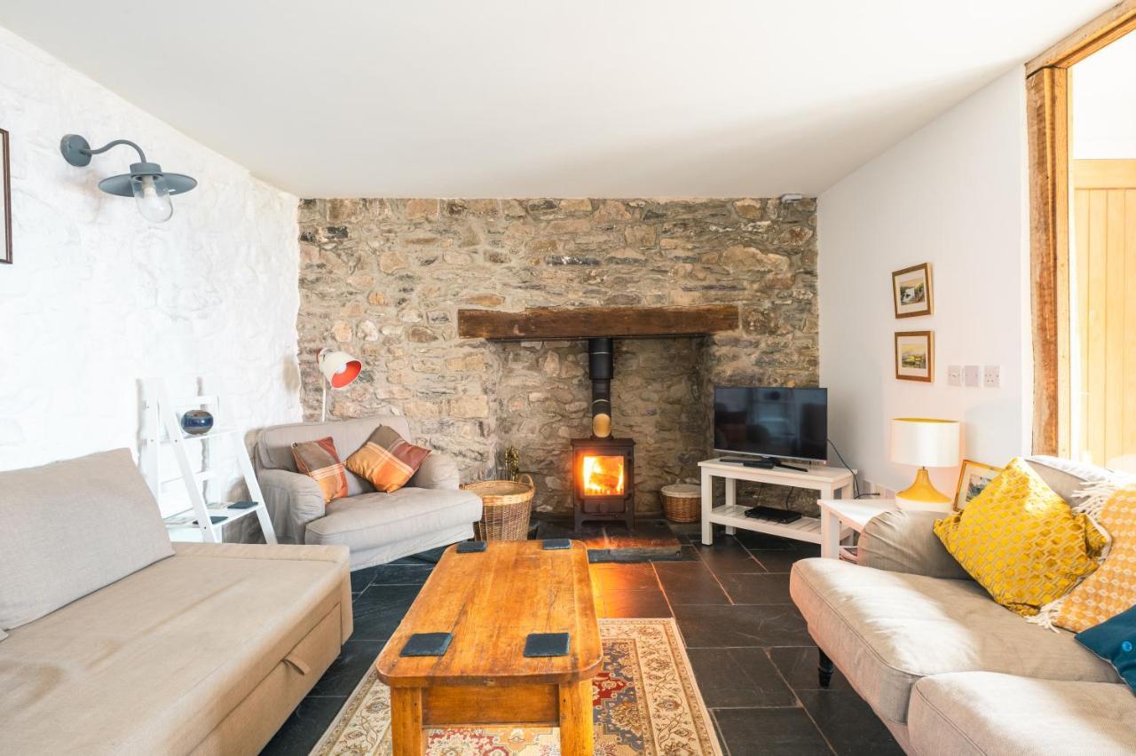 St Davids Hideaway With Roll-Top Bath & Log Burner Dış mekan fotoğraf